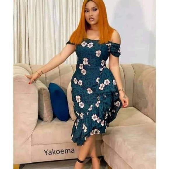 Dresses - Picture 4 of 16